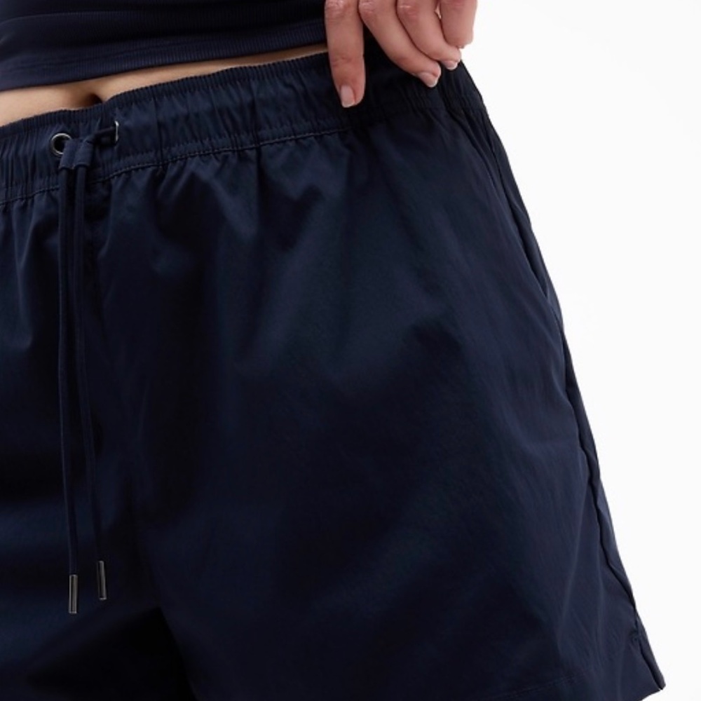 Athleta Midday Short - Picture 2 of 8